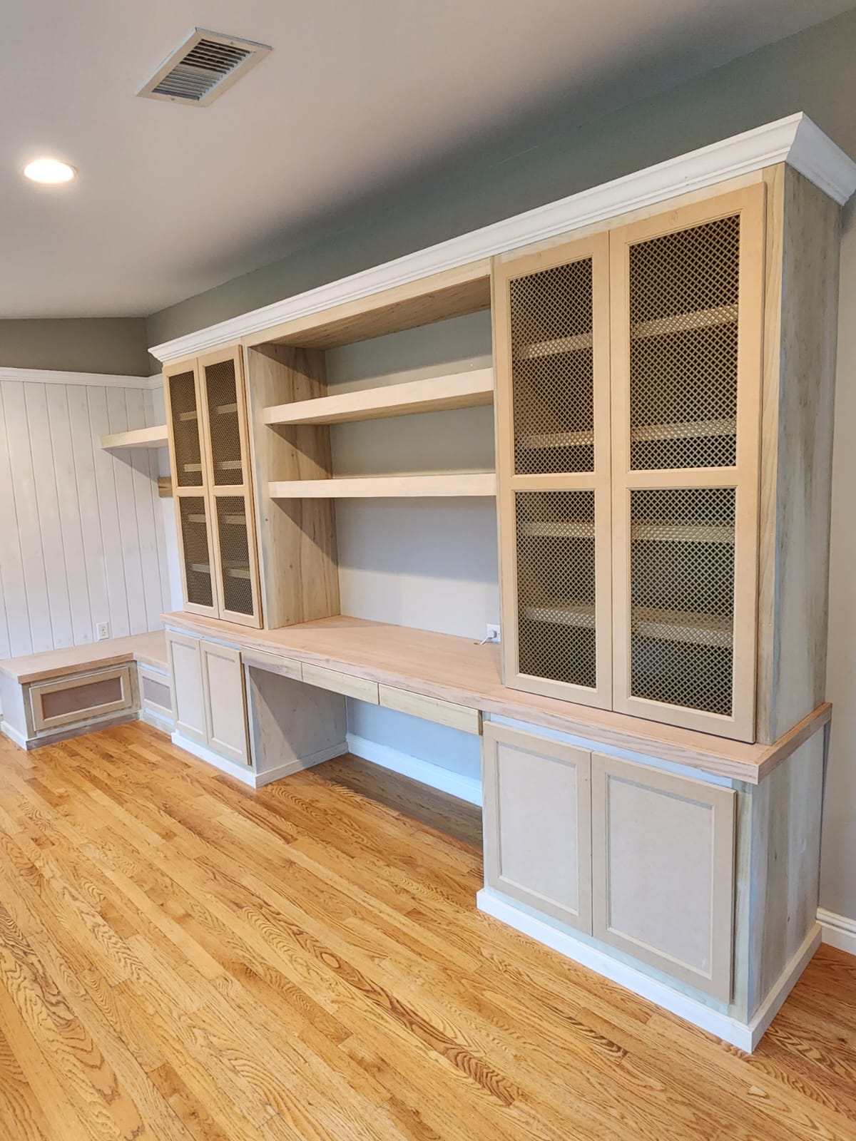 WW Finish Carpentry - Custom Cabinets